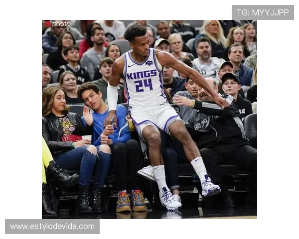 乔·沃勒尔本赛季在英超表现稳健,防守数据持续提升 乔·沃勒尔本赛季在英超表现稳健,防守数据持续提升