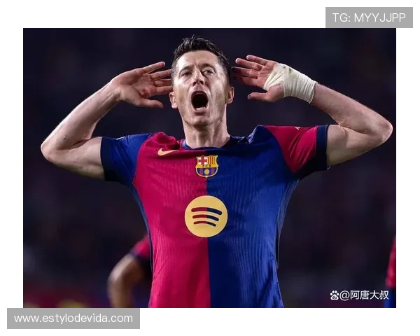 巴萨进攻体系过度依赖边路，打法丰富性不足或制约赛季关键战表现