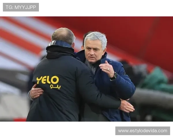 哈里·凯恩买了个别墅，隔壁问他平时吃啥撑起这身价？