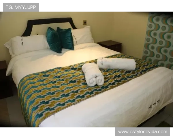 戴维斯家里灯光比球场还豪 华，躺沙发那会儿跟我们完全不同星球